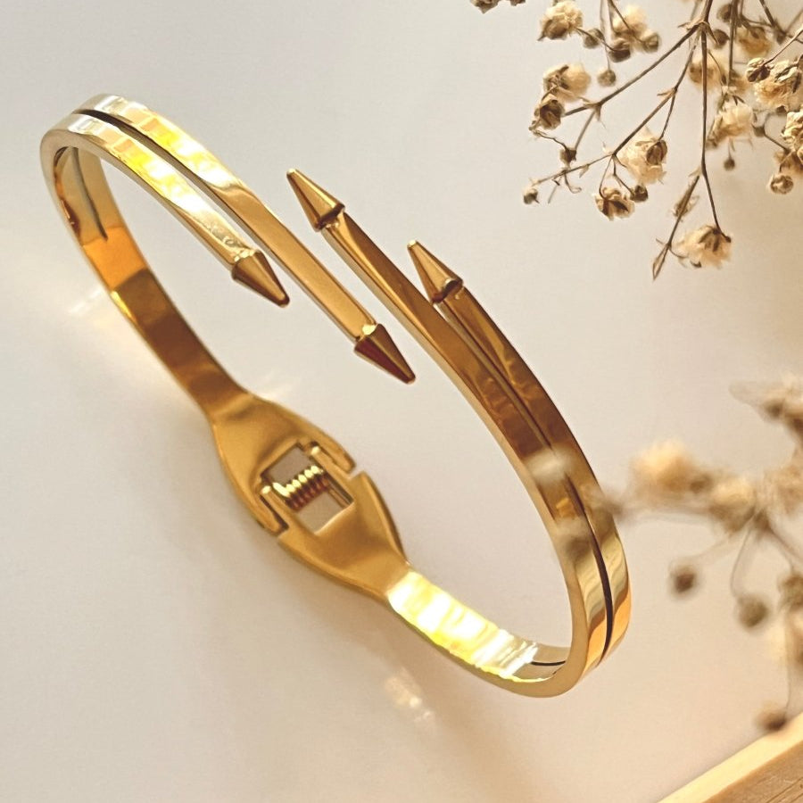 Artemis Arrow Cuff - Silks & Jewels