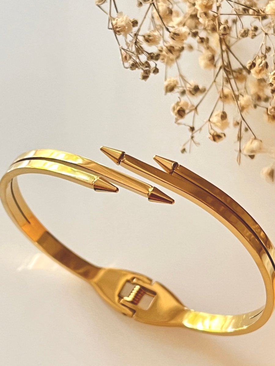 Artemis Arrow Cuff - Silks & Jewels