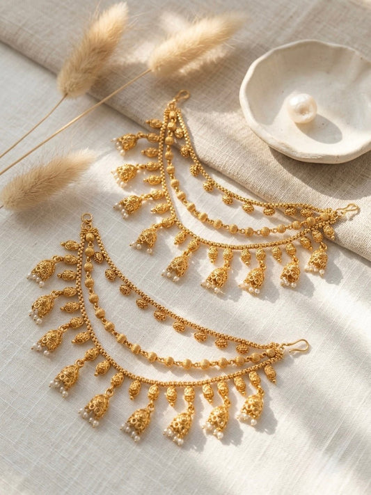 Tejasvi Earchain - Silks & Jewels